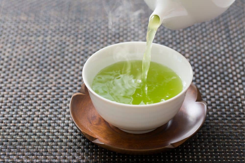 Wie lange muss Grüner Tee ziehen?